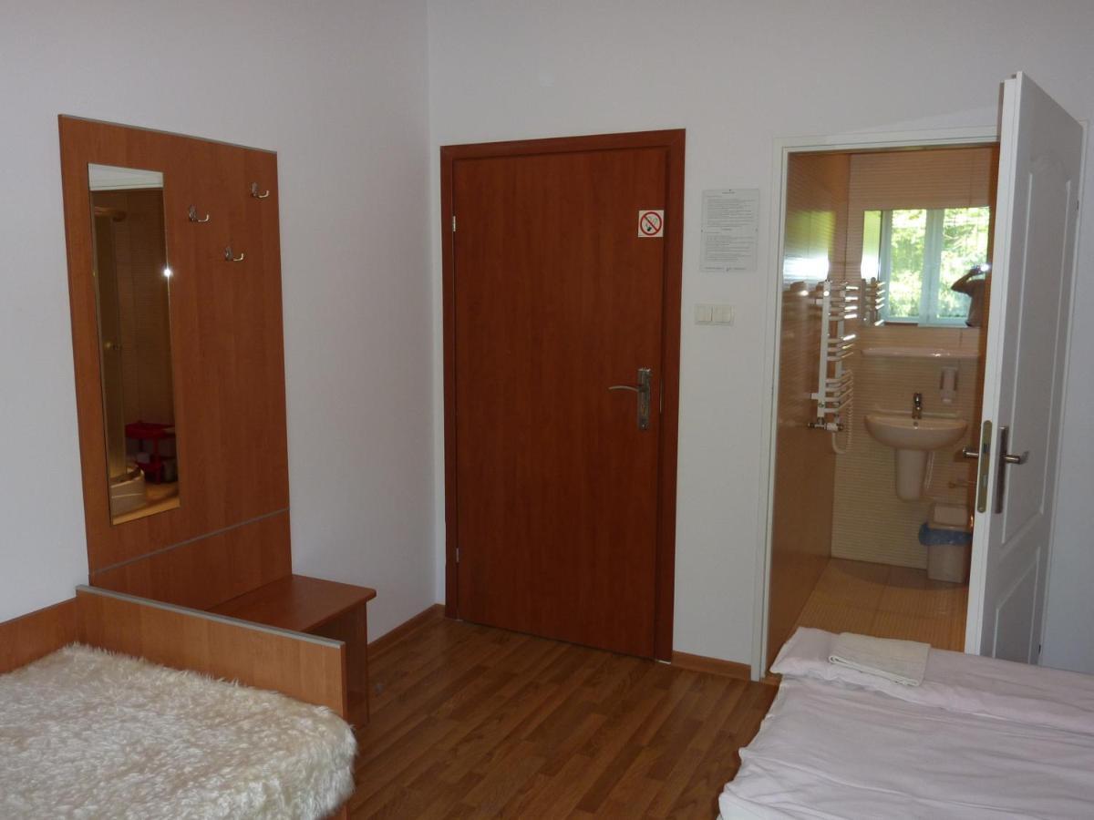 Hotelik Na Zdrowiu ウッチ 部屋 写真