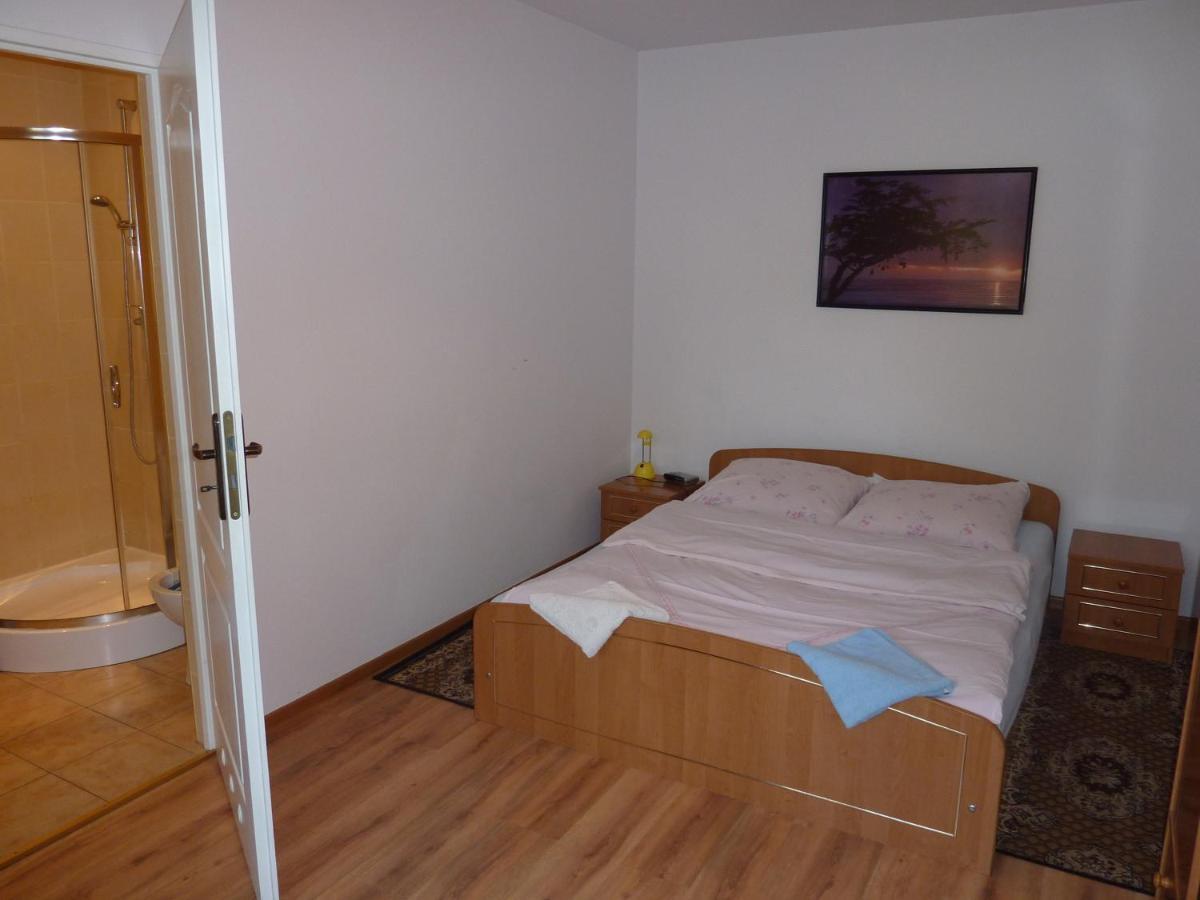 Hotelik Na Zdrowiu ウッチ 部屋 写真