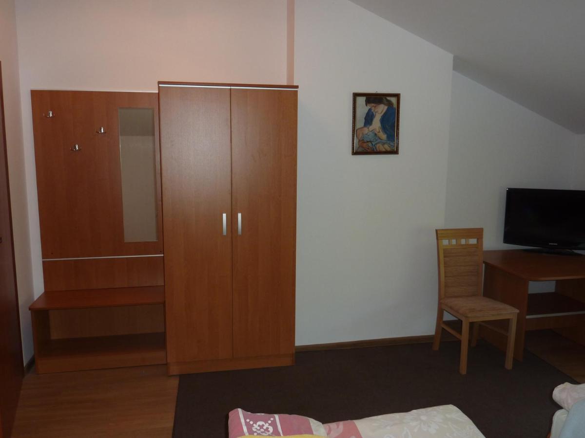 Hotelik Na Zdrowiu ウッチ 部屋 写真